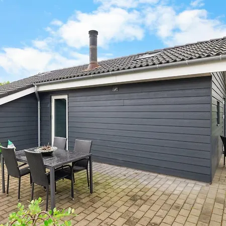 Semesterbostad Arnulfuer - 100m From The Sea By Interhome